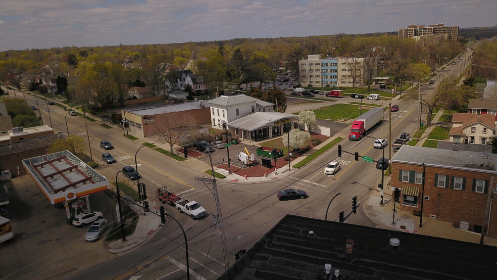 268 S State St, Elgin, IL for lease - Building Photo - Image 2 of 10