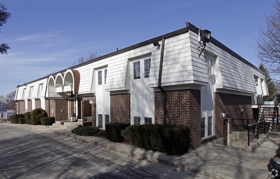 126 Prospect St, Pawtucket, RI for lease - Primary Photo - Image 1 of 15