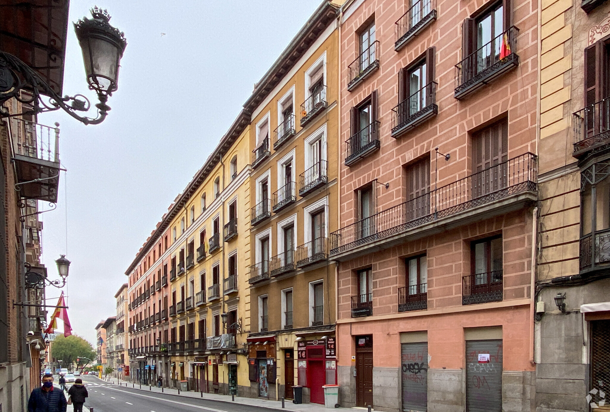 Multifamily in Madrid, MAD for sale Primary Photo- Image 1 of 3