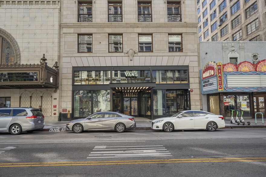 806 S Broadway, Los Angeles, CA for lease - Building Photo - Image 2 of 25