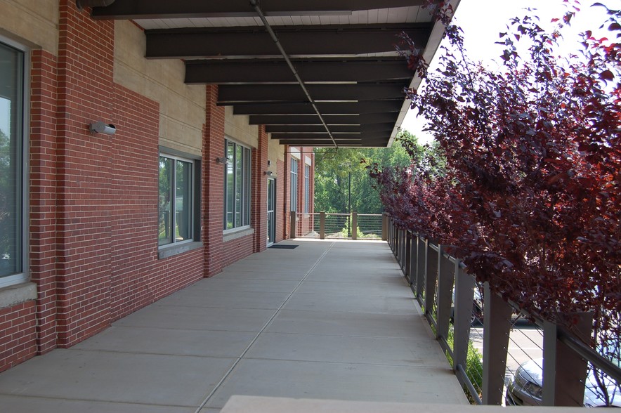 2459 Wilkinson Blvd, Charlotte, NC for lease - Building Photo - Image 3 of 7