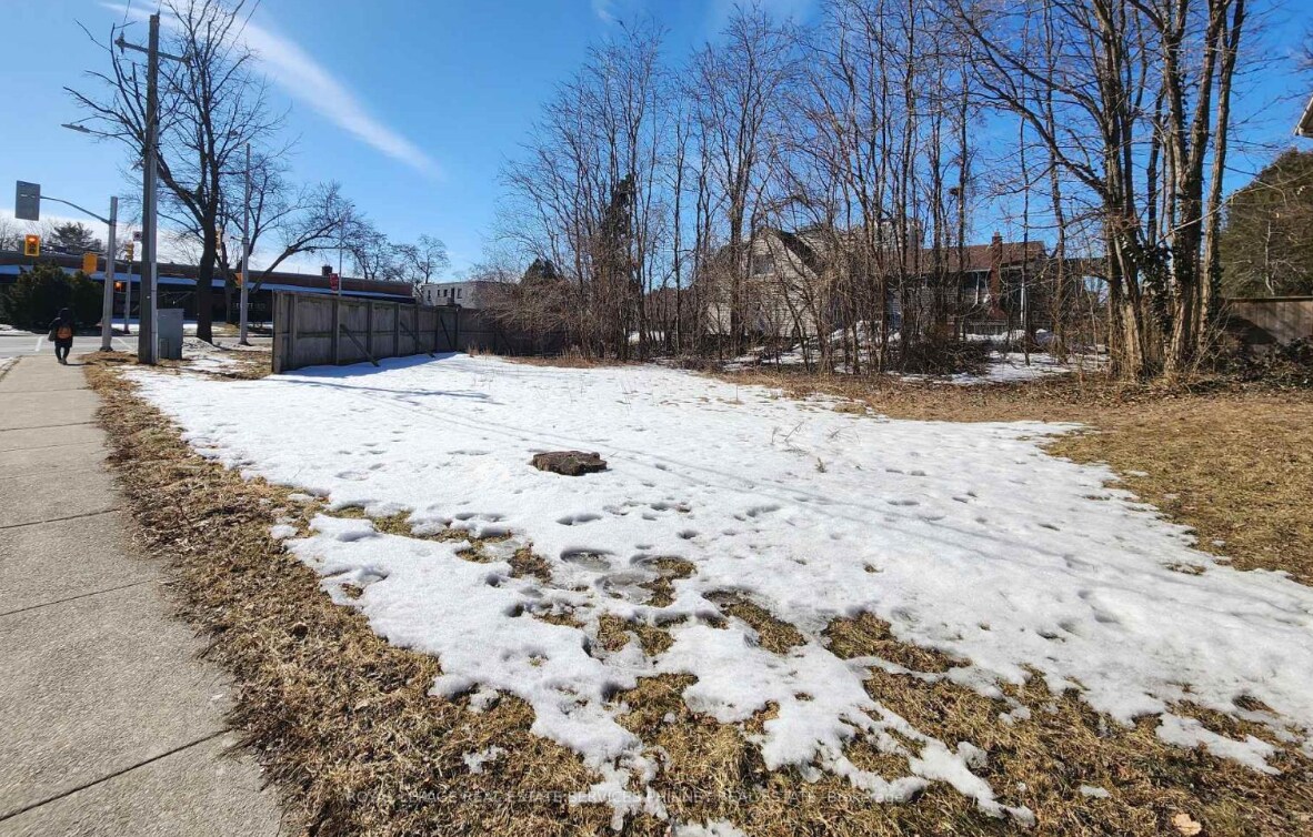 685 Brant St, Burlington, ON for sale Primary Photo- Image 1 of 2