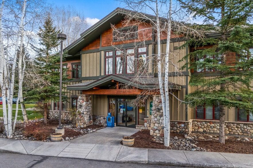 505 Anglers Dr, Steamboat Springs, CO for lease - Building Photo - Image 3 of 28