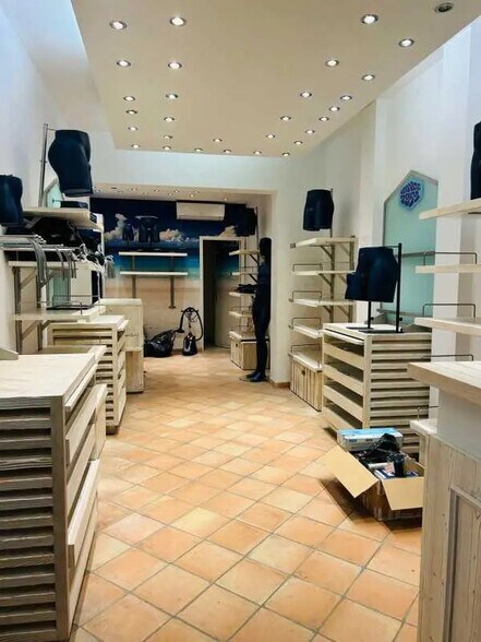 Retail in La Baule-Escoublac for lease - Interior Photo - Image 2 of 6