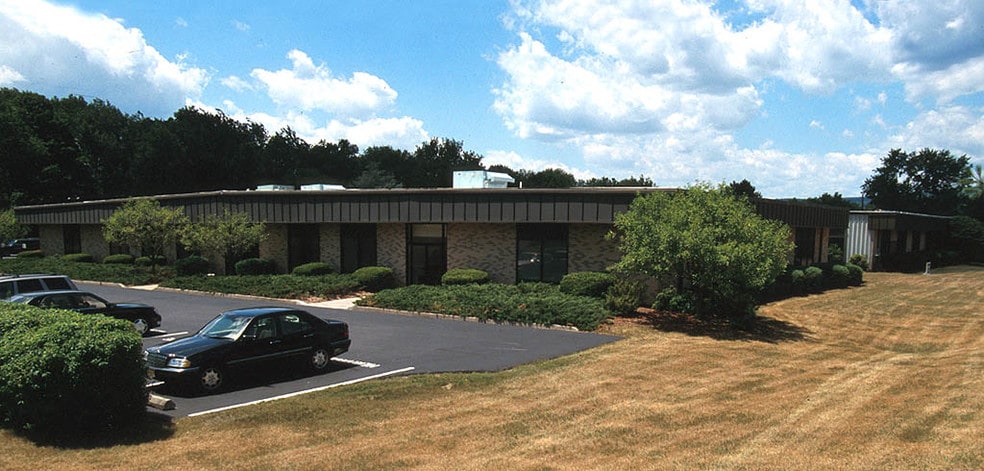43 Newburgh Rd, Hackettstown, NJ for lease - Building Photo - Image 3 of 40
