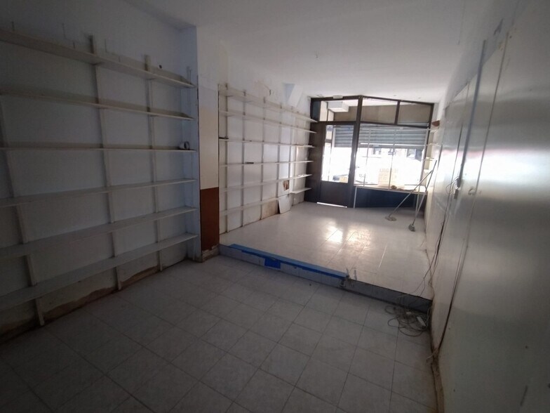 Retail in Cáceres, Cáceres for lease - Building Photo - Image 2 of 11