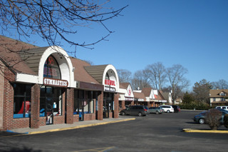 More details for 579-601 Montauk Hwy, Oakdale, NY - Retail for Lease