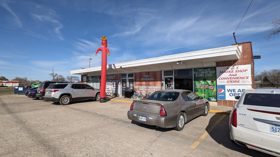 4824-4830 S Hydraulic Ave, Wichita, KS for lease - Building Photo - Image 1 of 4