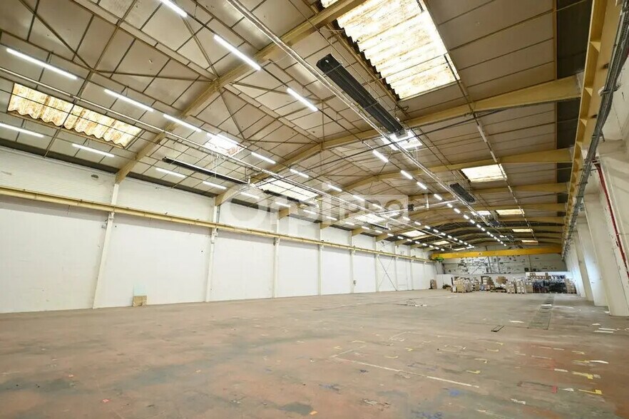 Office in Miribel for lease - Interior Photo - Image 2 of 10