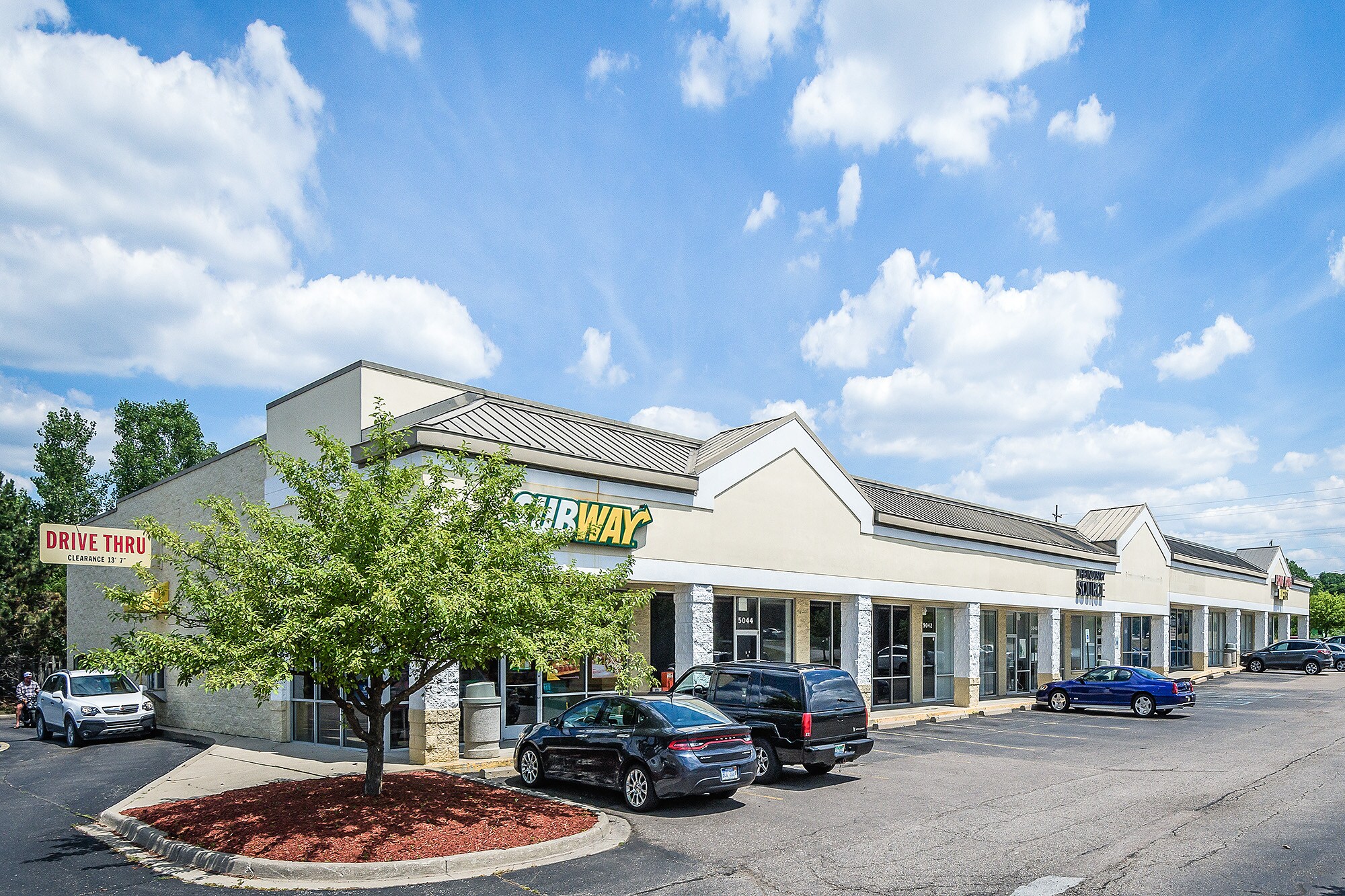 50725096 Corunna Rd, Flint, MI 48532 West Acres Commons