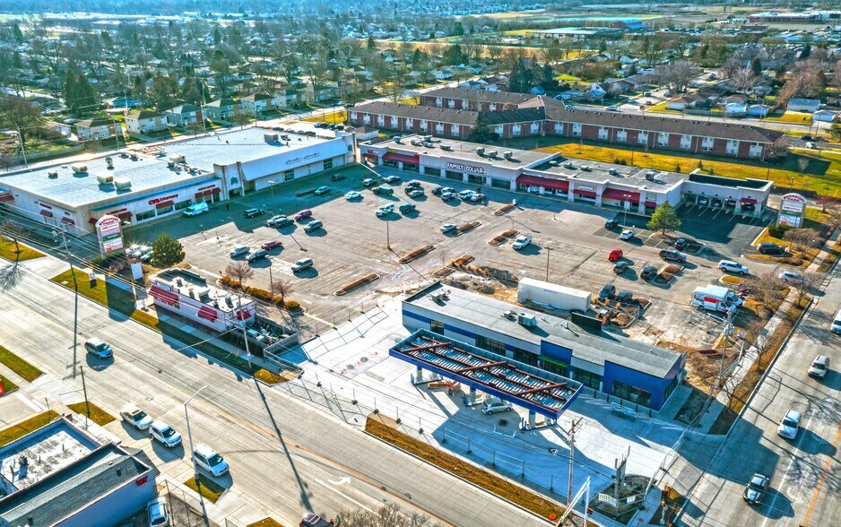 2209-2215 80th St, Kenosha, WI for sale - Building Photo - Image 1 of 1