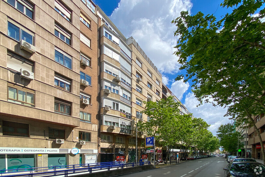 Calle General Moscardó, 10, Madrid, Madrid for lease - Primary Photo - Image 1 of 2