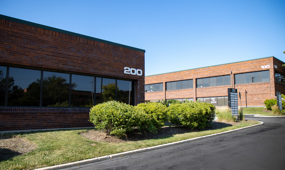 200 W 22nd St, Lombard, IL for lease - Building Photo - Image 1 of 12