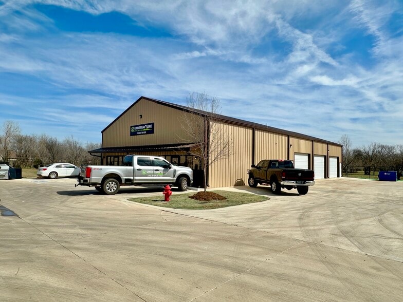 8830 S Sunnylane Rd, Oklahoma City, OK for sale - Primary Photo - Image 1 of 2