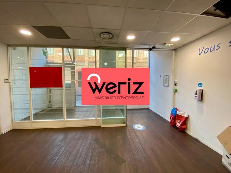 Retail in Marseille for lease - Interior Photo - Image 2 of 14