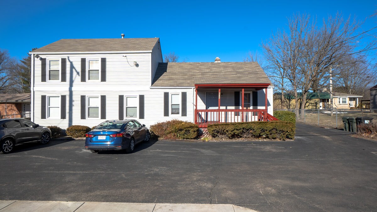 2705 Rockford Ln, Louisville, KY 40216