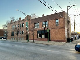 3400 W Evergreen Ave, Chicago IL - Bar