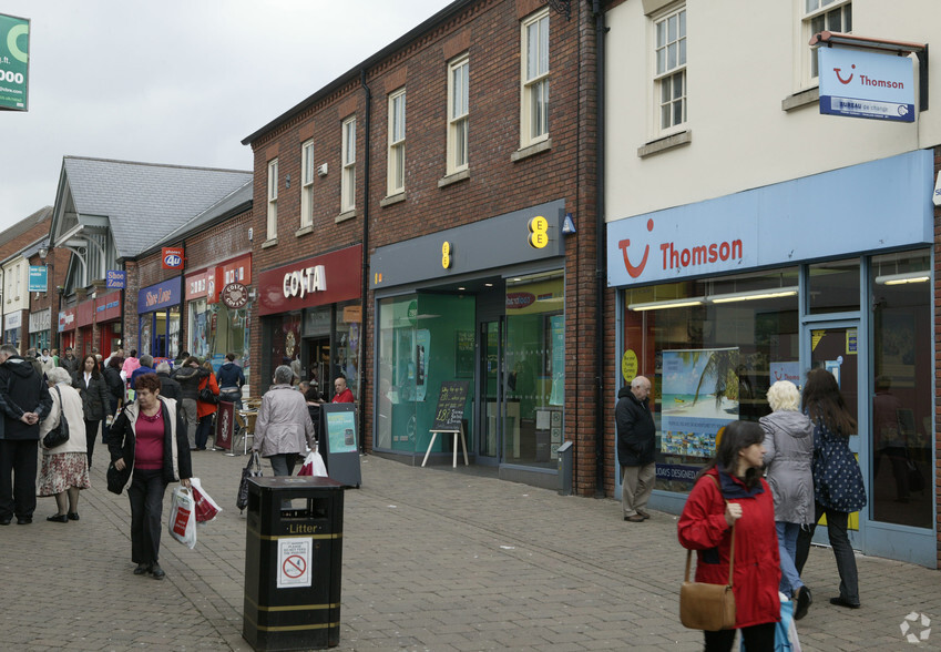 19-29 Castle Walk, Newcastle Under Lyme for lease - Building Photo - Image 2 of 8