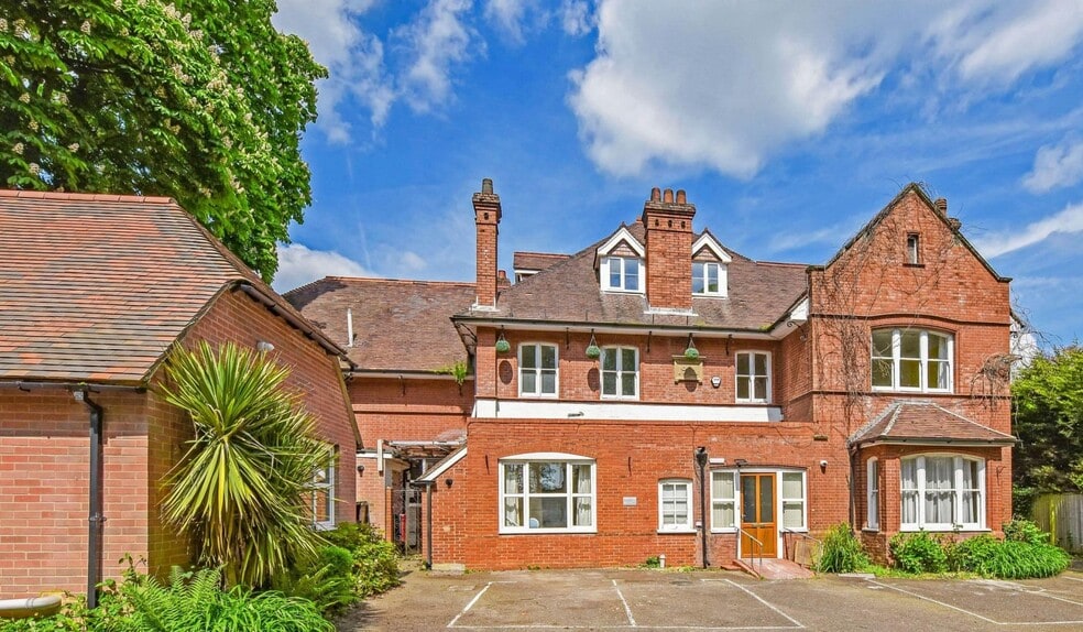 Hollist Ln, Midhurst for sale - Building Photo - Image 1 of 1