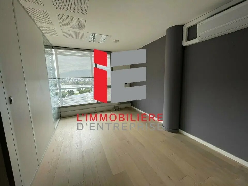 Office in Lorient for lease Interior Photo- Image 1 of 5