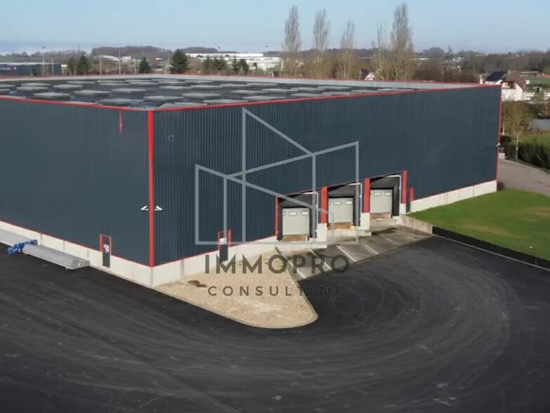 Industrial in Val-de-Reuil for lease - Building Photo - Image 1 of 8
