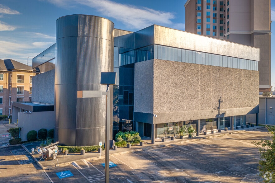 7807 Main St, Houston, TX for sale - Building Photo - Image 1 of 1