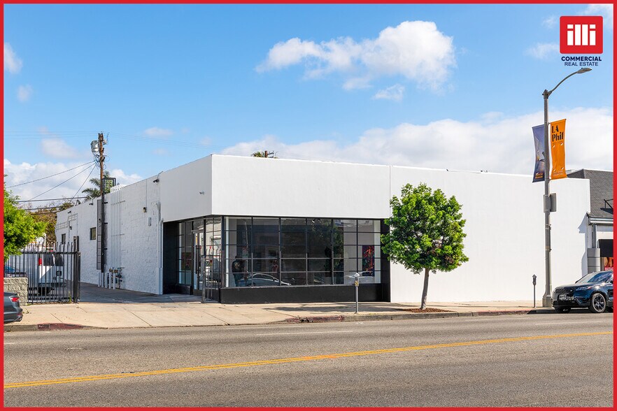 844 N La Brea Ave, Los Angeles, CA for lease - Building Photo - Image 1 of 9
