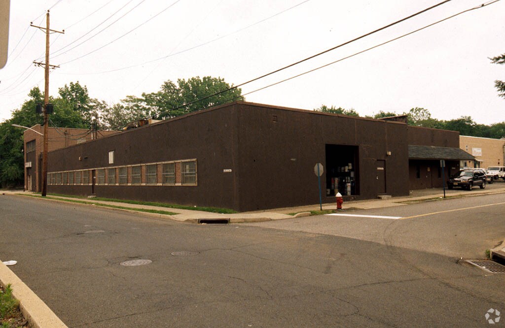 200204 Railroad Ave, Hackensack, NJ 07601