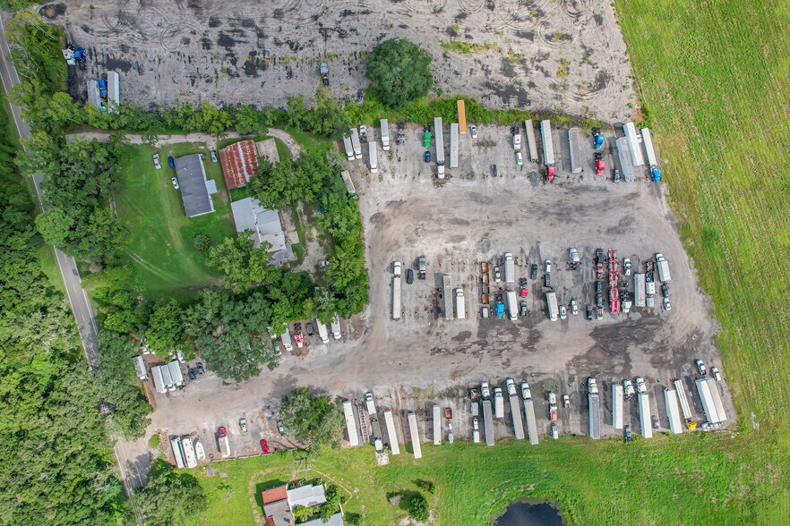 Industrial Investment | Outdoor Storage portfolio of 3 properties for sale on LoopNet.com - Aerial - Image 2 of 9