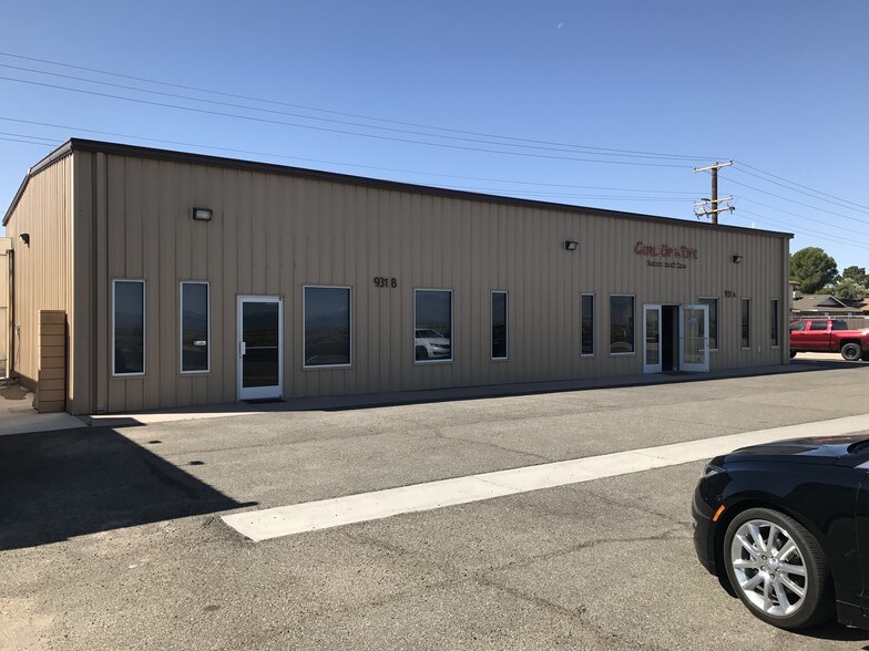 931 W Inyokern Rd, Ridgecrest, CA 93555