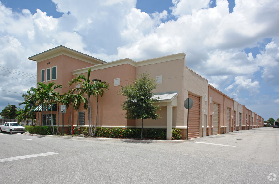 1470 N Congress Ave, West Palm Beach, FL for lease - Building Photo - Image 3 of 6