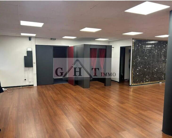 Office in Argenteuil for lease - Interior Photo - Image 1 of 2