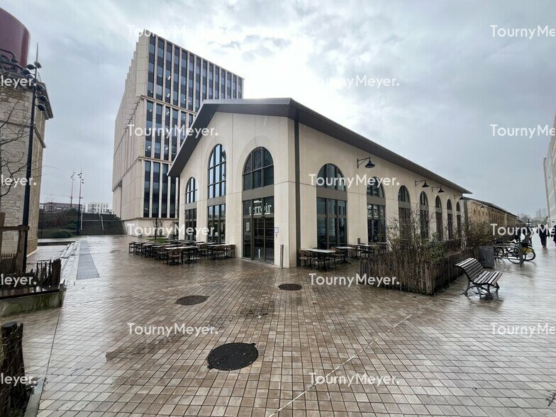Office in Bordeaux for lease - Building Photo - Image 1 of 8