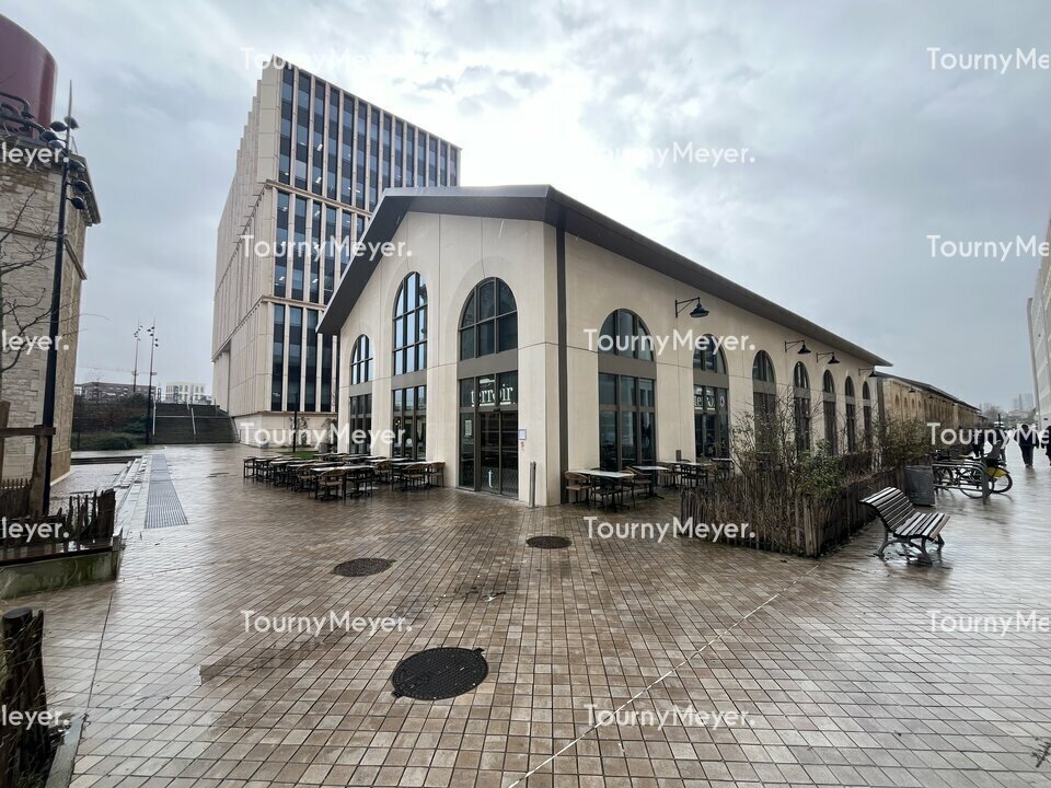 Office in Bordeaux for lease Building Photo- Image 1 of 9