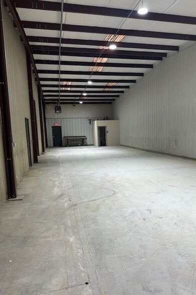 5205 Old Buncombe Rd, Greenville, SC for lease - Building Photo - Image 3 of 15