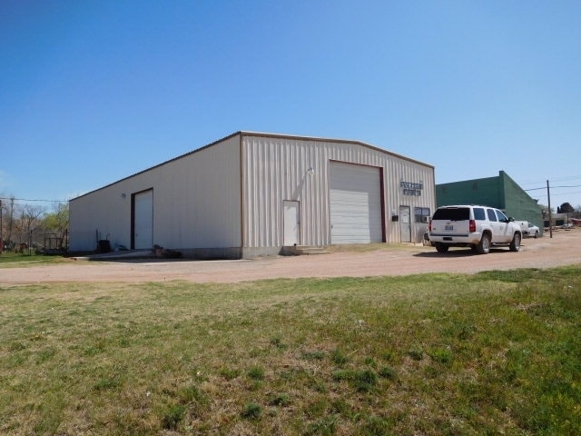 1001 E 3rd St, Big Spring, TX for sale Primary Photo- Image 1 of 1