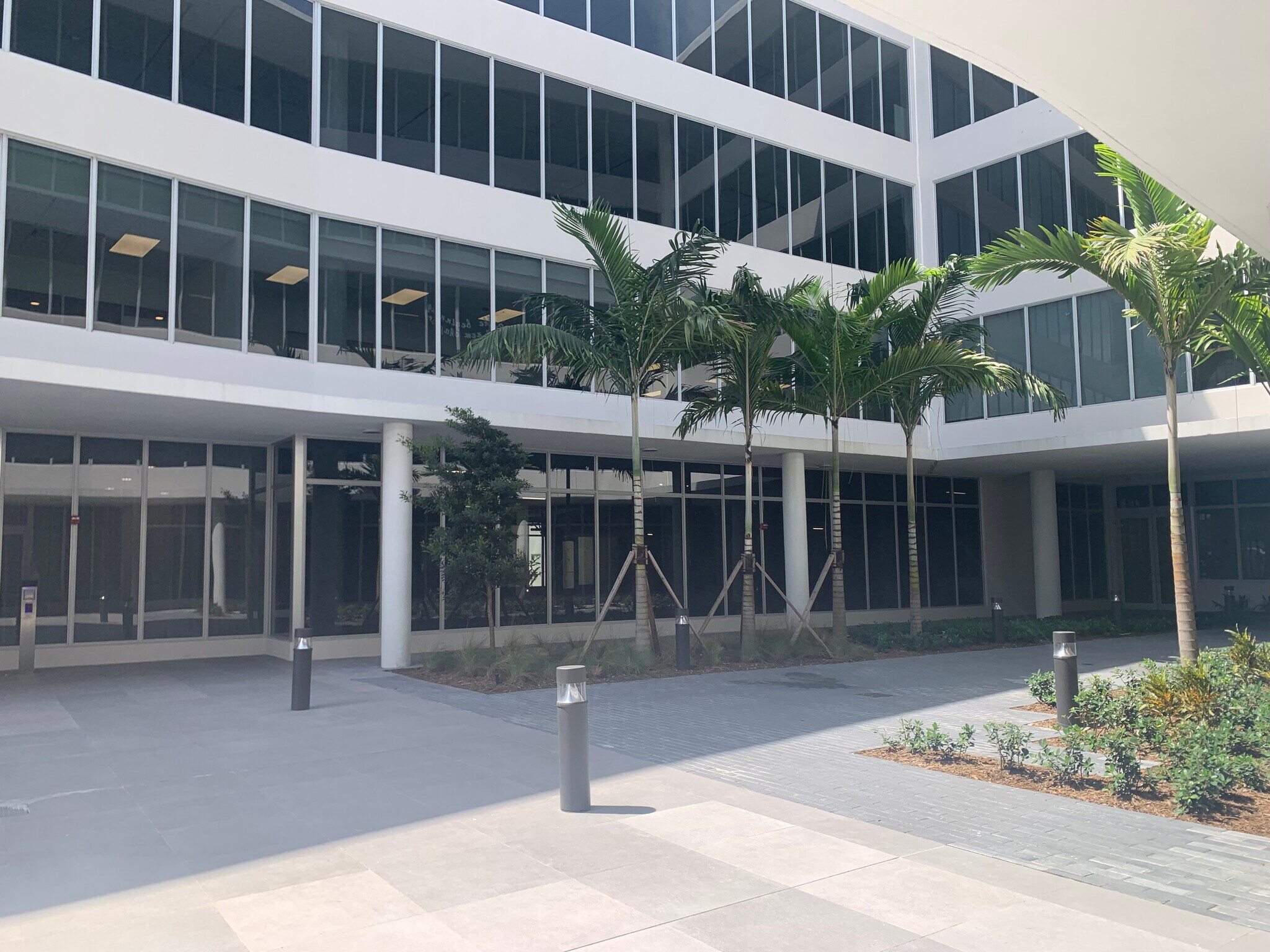 850 Le Jeune Rd, Miami, FL 33126 850 Le Jeune Bldg 1