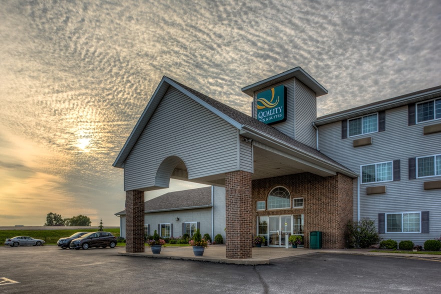 6157 6169 Reve Ct Fort Madison Ia 52627 Hotel Property For