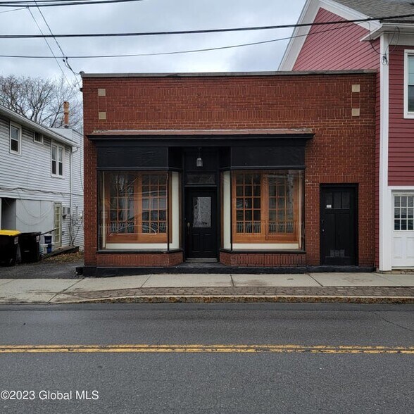 104 Maple Ave, Altamont, NY 12009