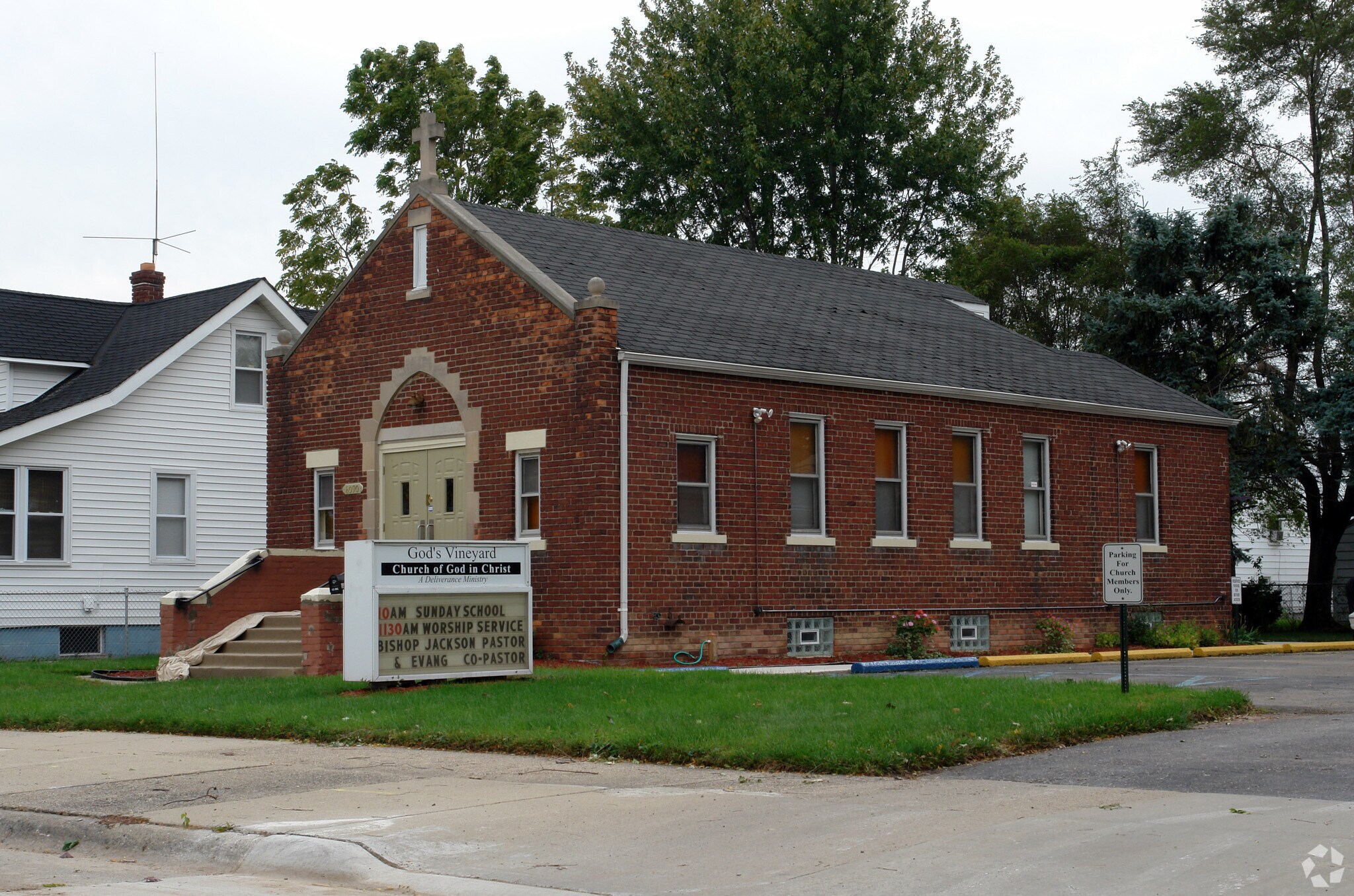 8090 Theisen, Center Line, MI for sale Primary Photo- Image 1 of 1