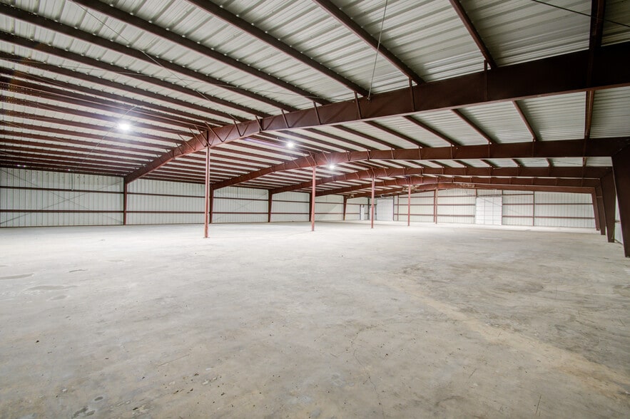 7002 Bissell Rd, Manvel, TX for lease - Interior Photo - Image 3 of 44
