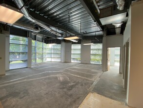 301 W Barbee Chapel Rd, Chapel Hill, NC for lease Interior Photo- Image 2 of 2