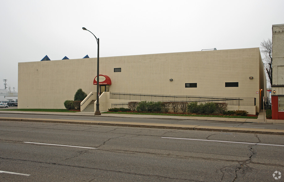 2124-2140 W University Ave, Saint Paul, MN for lease - Building Photo - Image 3 of 3