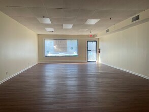 100 E Lake St, Addison, IL for lease Interior Photo- Image 2 of 10