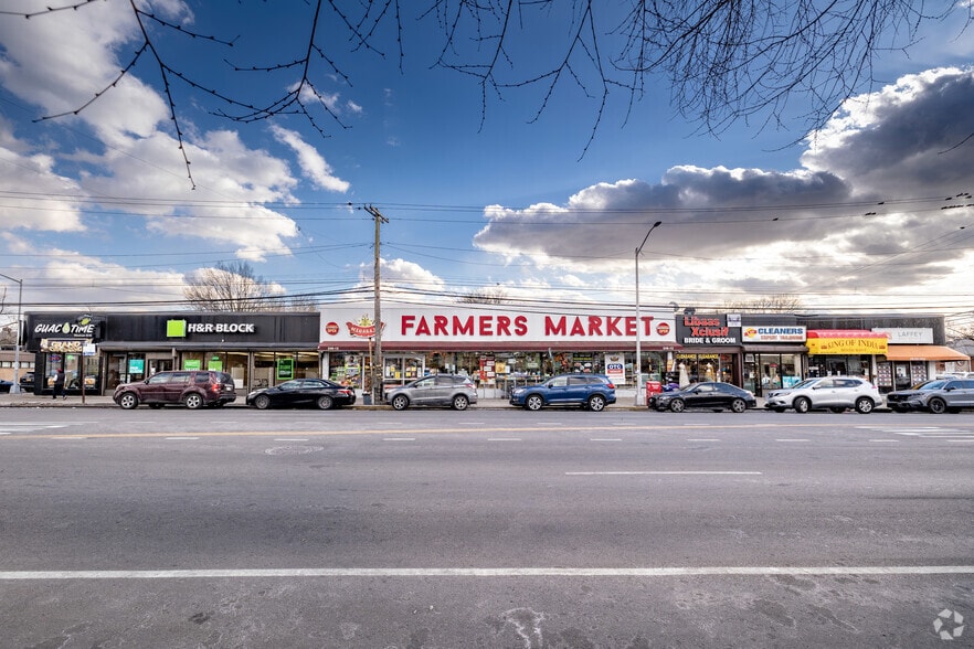 249-02-249-20 Hillside Ave, Bellerose, NY for lease - Building Photo - Image 3 of 9