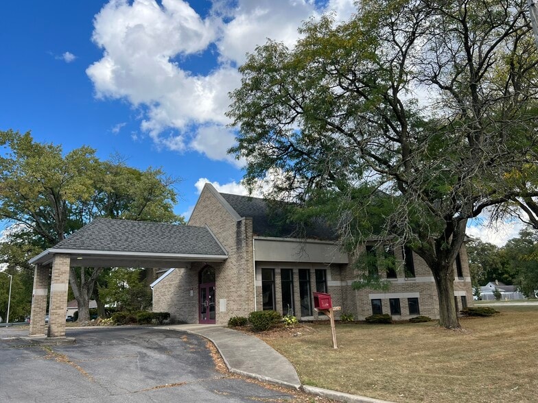 1701 Capitol Ave, Fort Wayne, IN for sale - Building Photo - Image 2 of 28