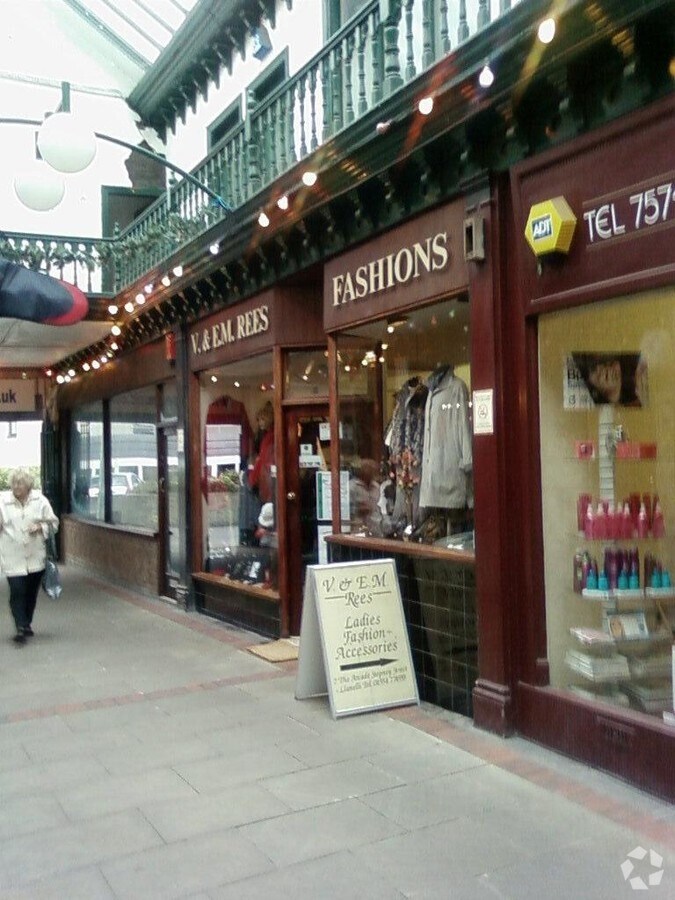 Stepney St, Llanelli, DYF SA15 3TW