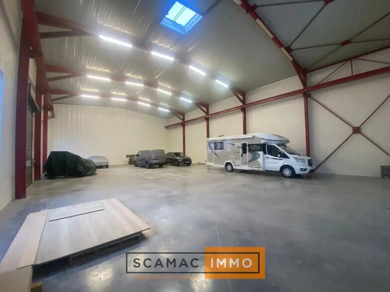 Industrial in Peypin for lease - Building Photo - Image 2 of 4