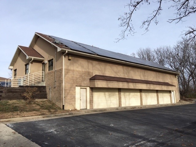 707 N 36th St, Saint Joseph, MO for lease - Building Photo - Image 3 of 3
