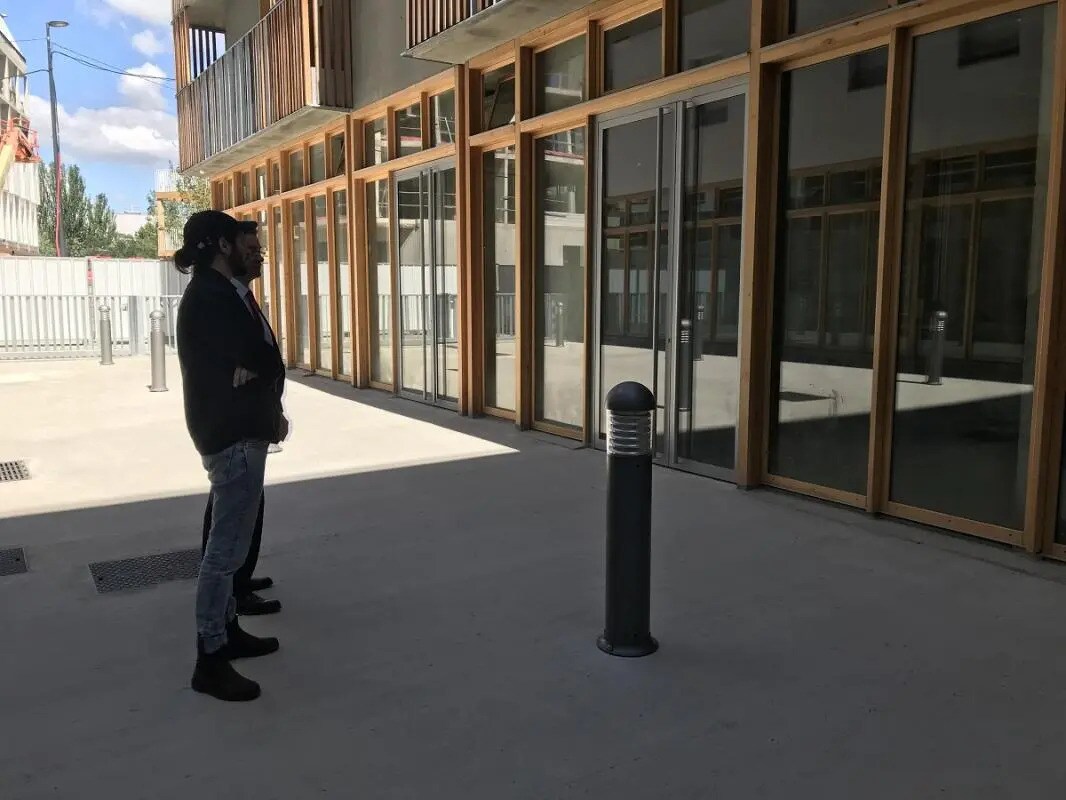 Retail in L'ILE-SAINT-DENIS for sale Building Photo- Image 1 of 9